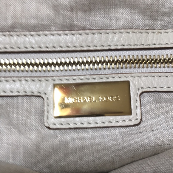 Michael kors Skorpios pebble leather with braided strap. EUC - Picture 10 of 13